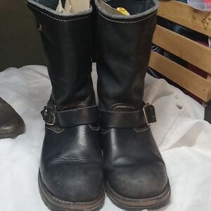 Skecher Black Oil Resistant Boots size M7 / W8.5